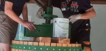 Restauration alter Korbkeltern